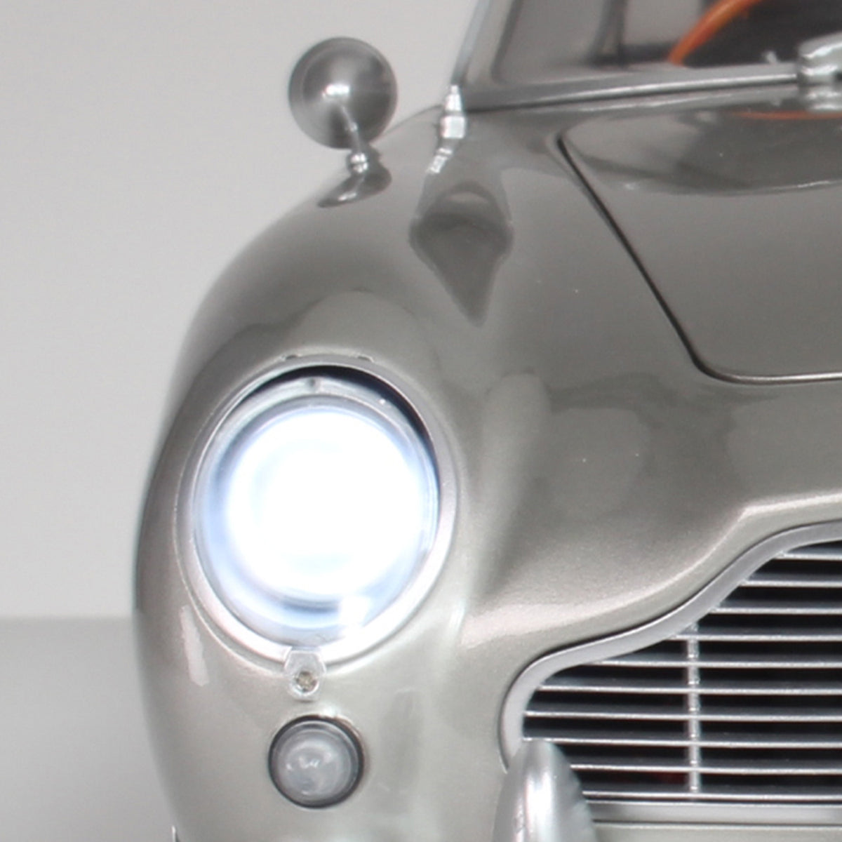James Bond No Time To Die Aston Martin DB5 Model Car Kit - By Agora Models 007Store