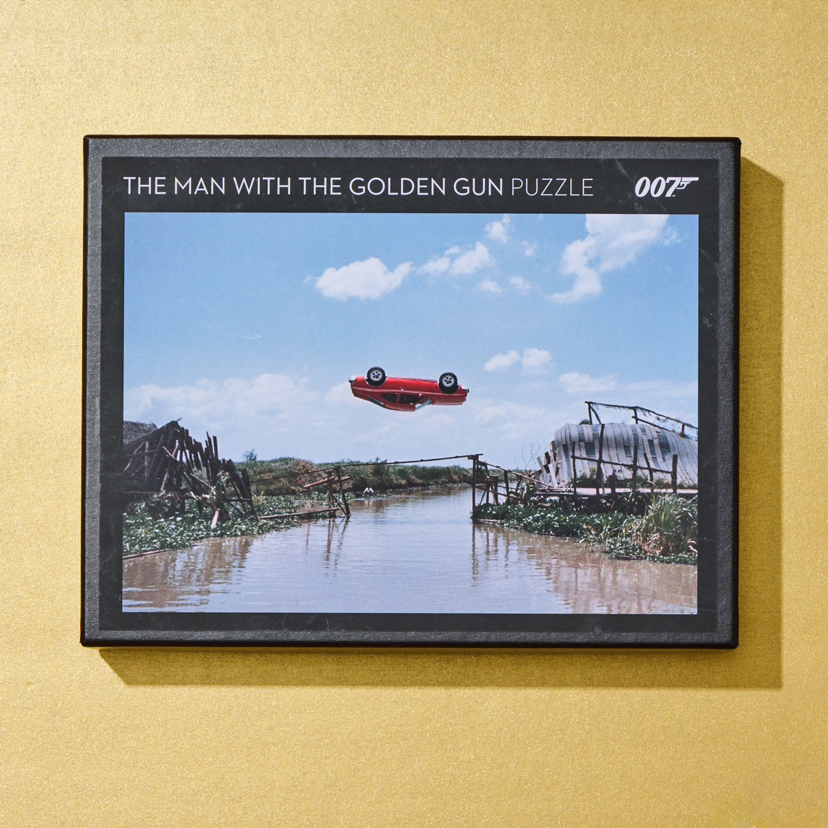 James Bond 250-teiliges Holzpuzzle - Der Mann mit dem goldenen Colt Edition