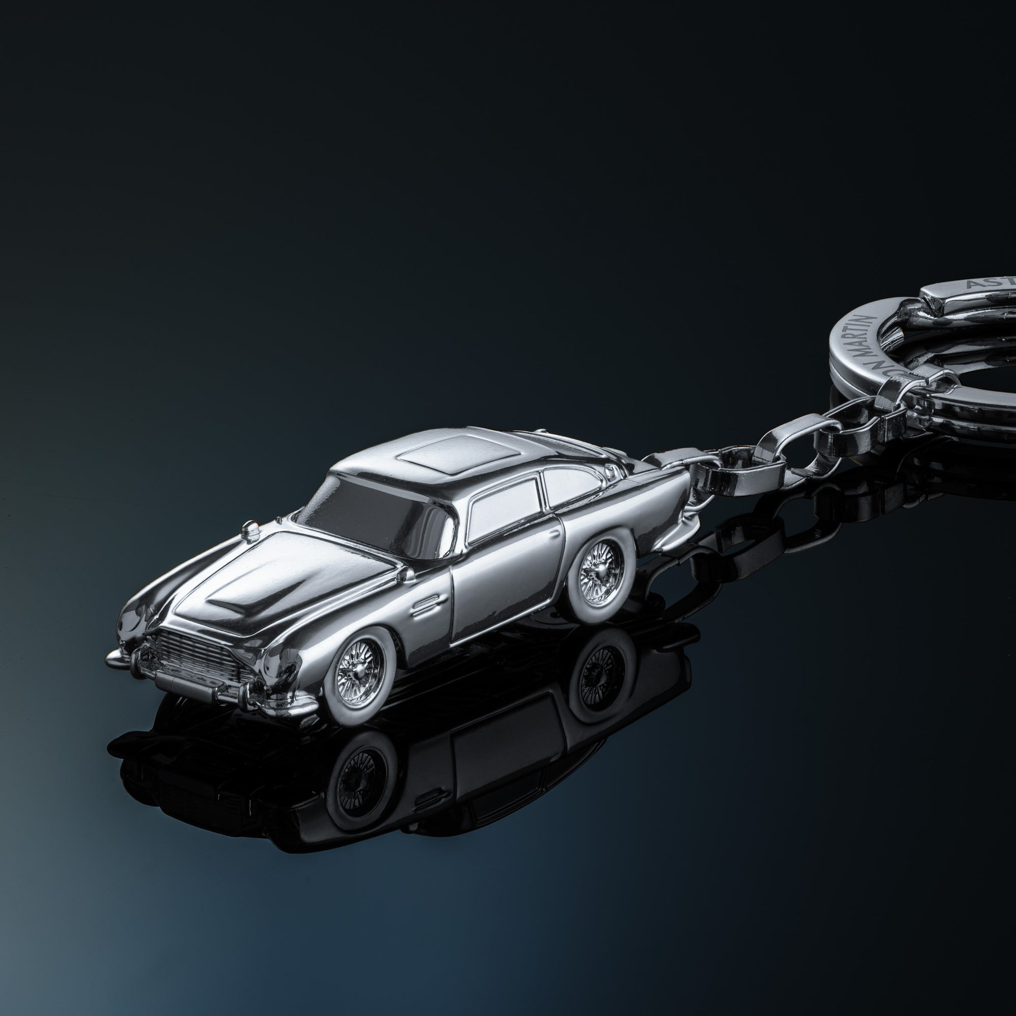 James Bond Aston Martin DB5 Car Keyring - Chrome Edition