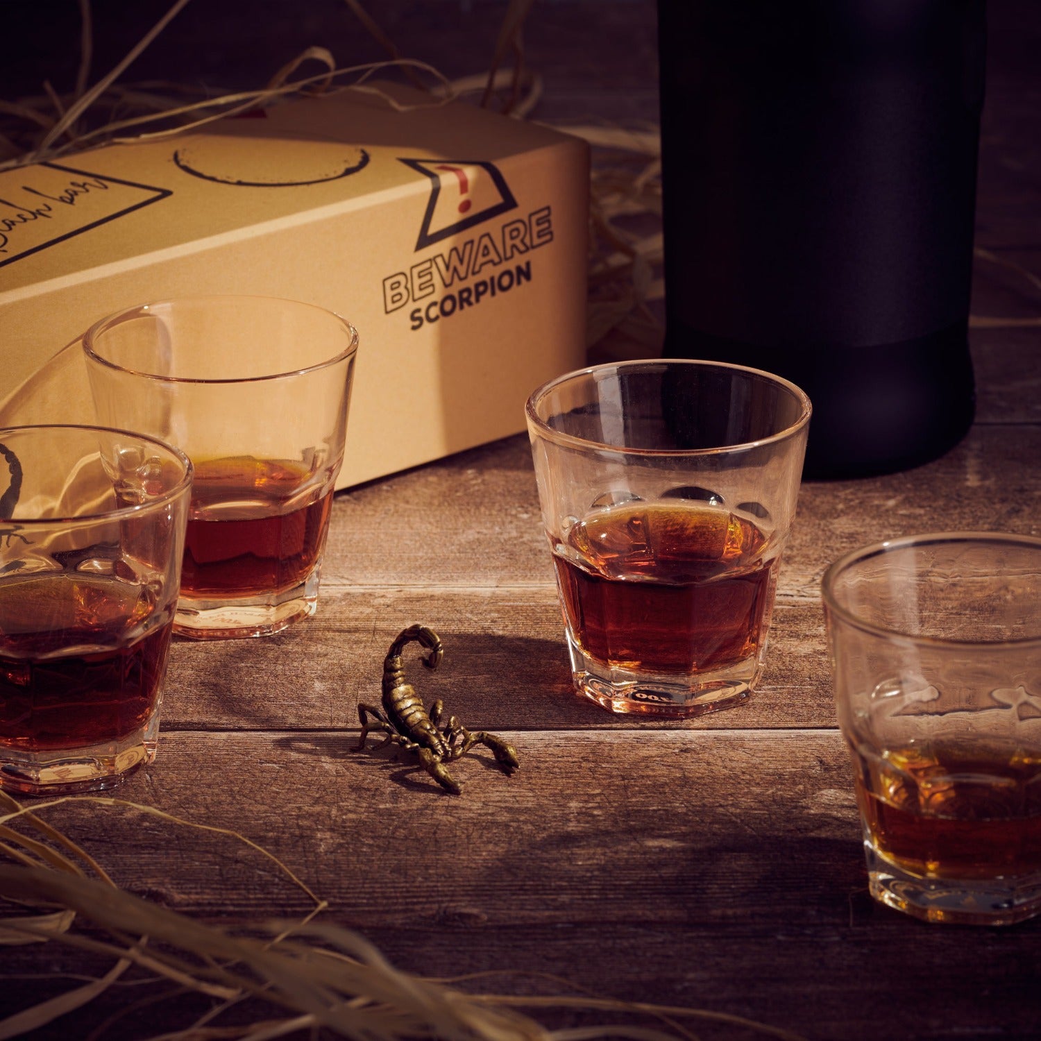 James Bond Skyfall Scorpion Drink Set 007Store