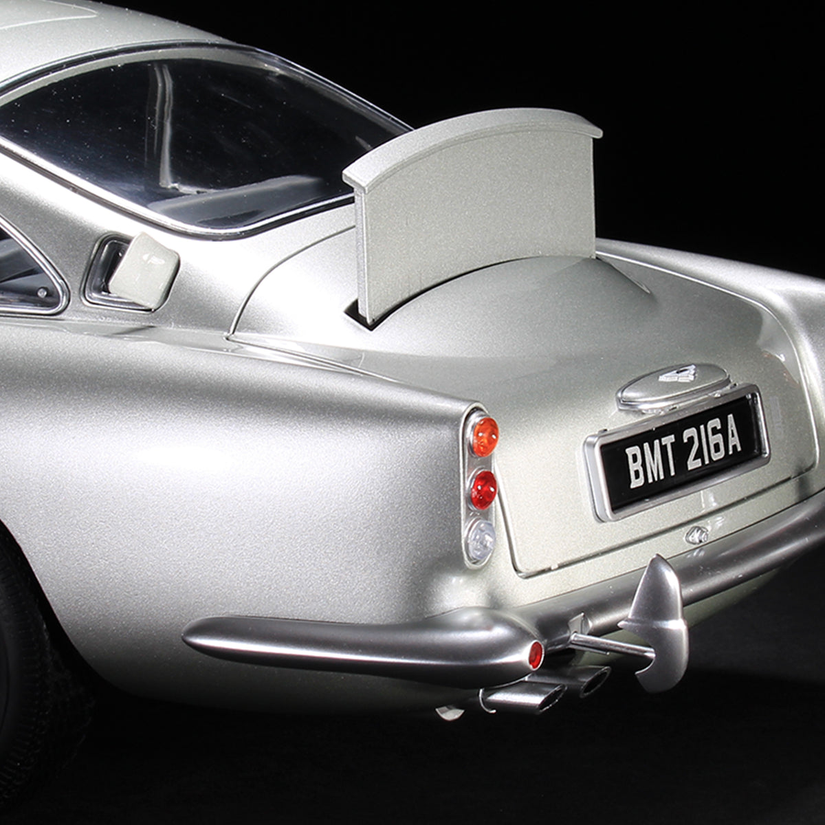 James Bond Keine Zeit zu sterben Aston Martin DB5 Modellauto-Bausatz - Abonnement - Von Agora Models