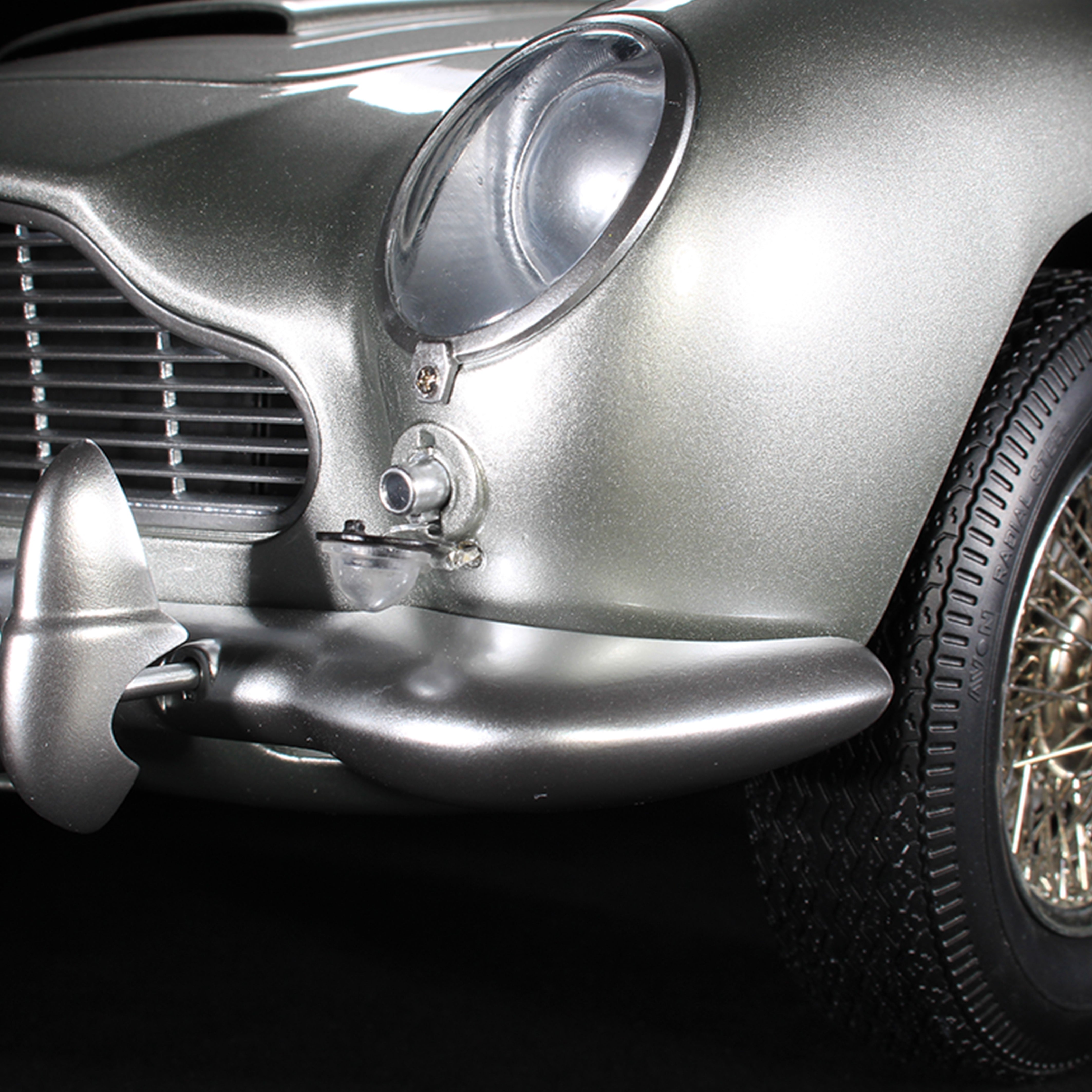 ASTON  MARTIN  DB5 ハンドメイド　ガレージ　ジオラマ ASTON MARTIN DB5 ハンドメイド ガレージ ジオラマ ASTON MARTIN