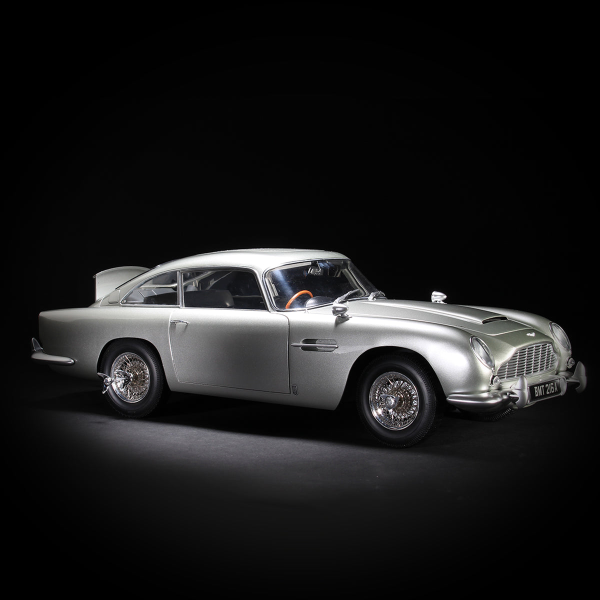 James Bond Keine Zeit zu sterben Aston Martin DB5 Modellauto-Bausatz - Nummeriertes Abonnement der Sammleredition - Von Agora Models