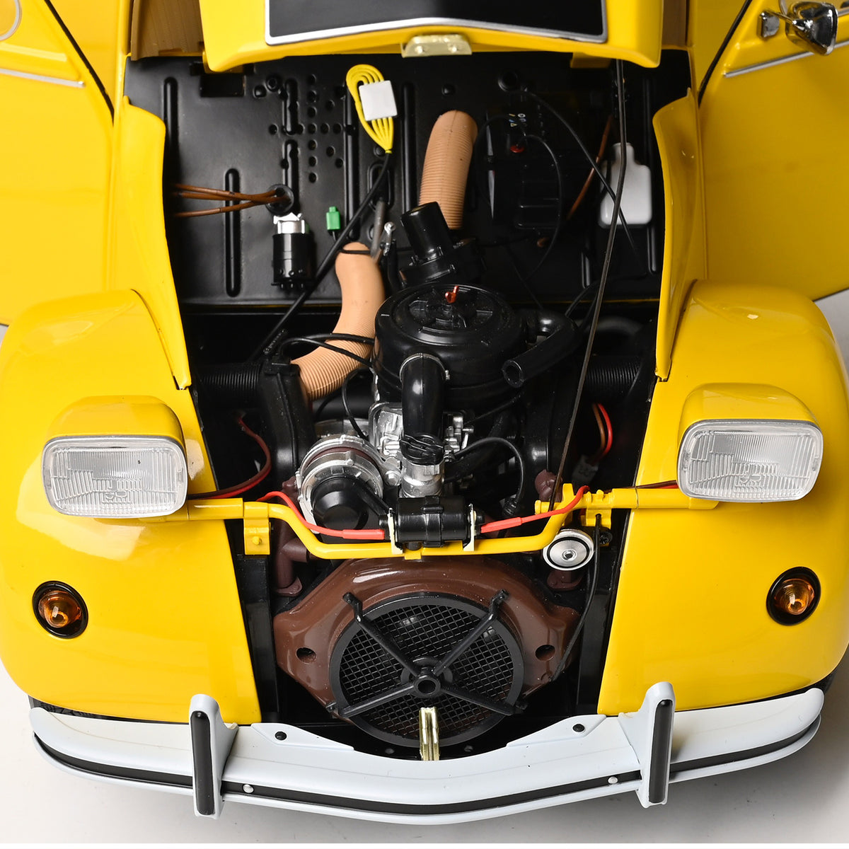 James Bond For Your Eyes Only Citroën 2CV Model Car Kit - By Agora Models