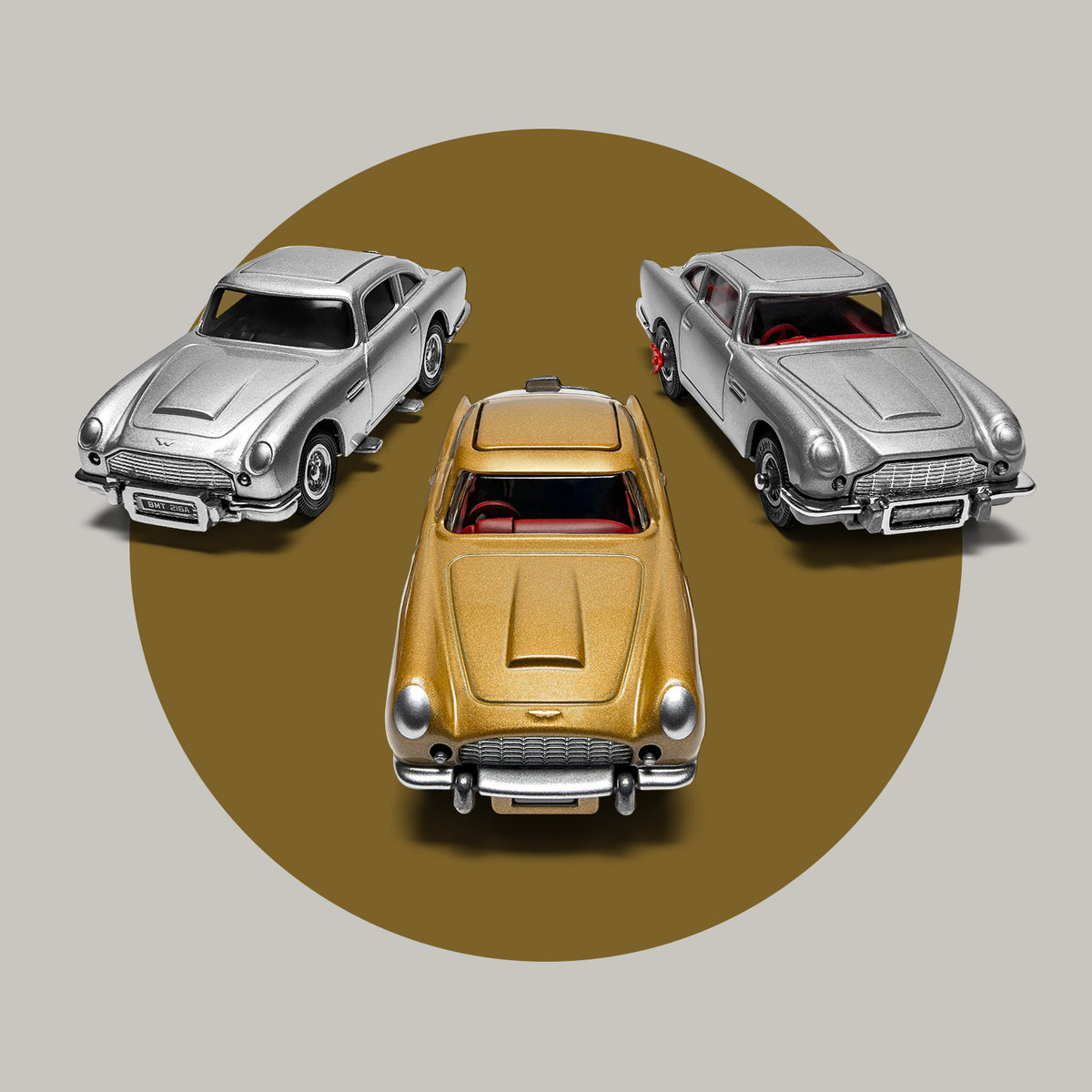James Bond Aston Martin DB5 Model Car Collector Set - 70th Anniversary Edition - By Corgi (Pre-order)