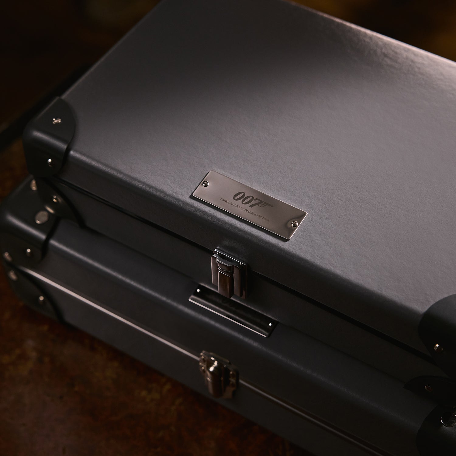 James Bond Globe-Trotter Collection | 007Store
