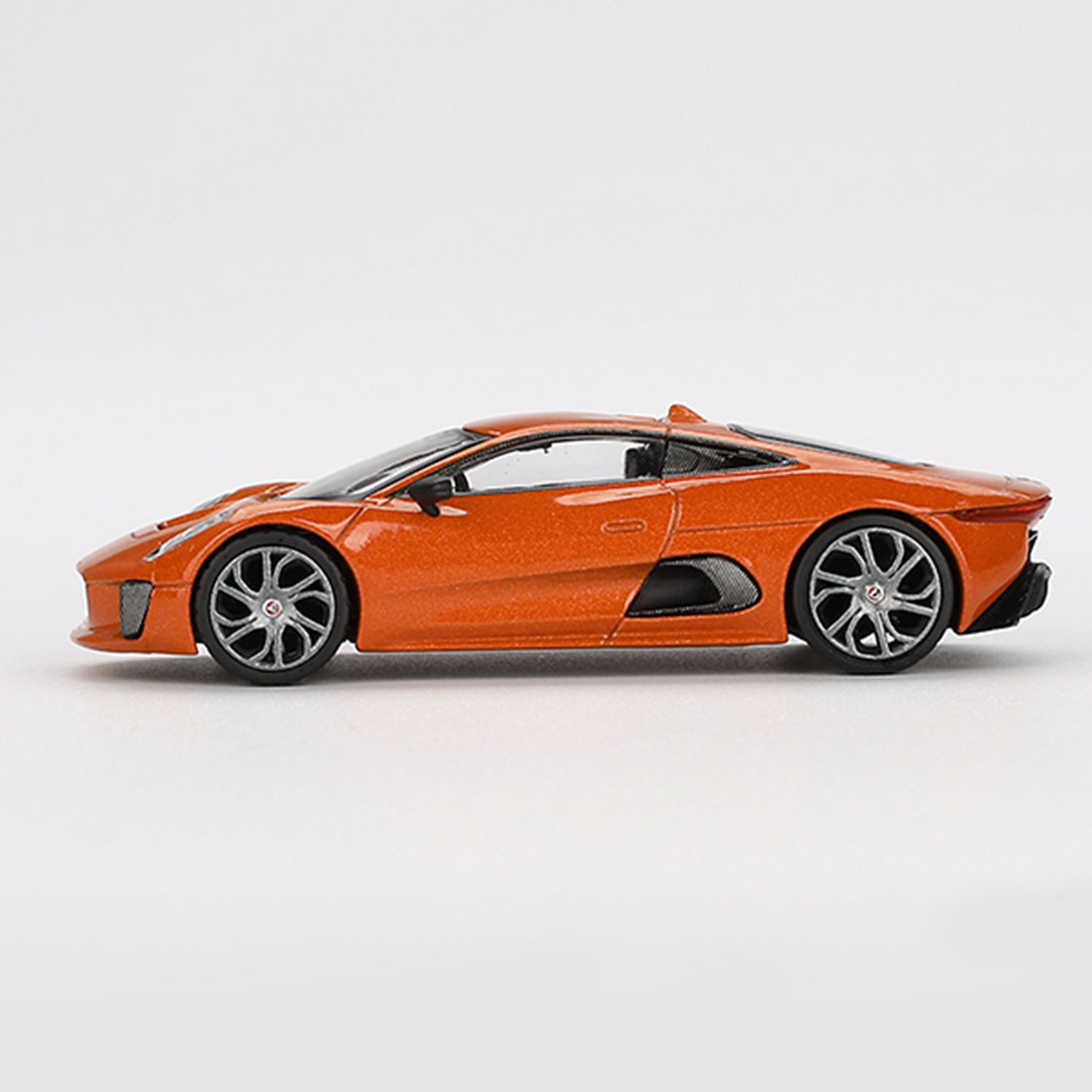 James Bond Jaguar C-X75 - Spectre Edition - By MINI GT 007Store