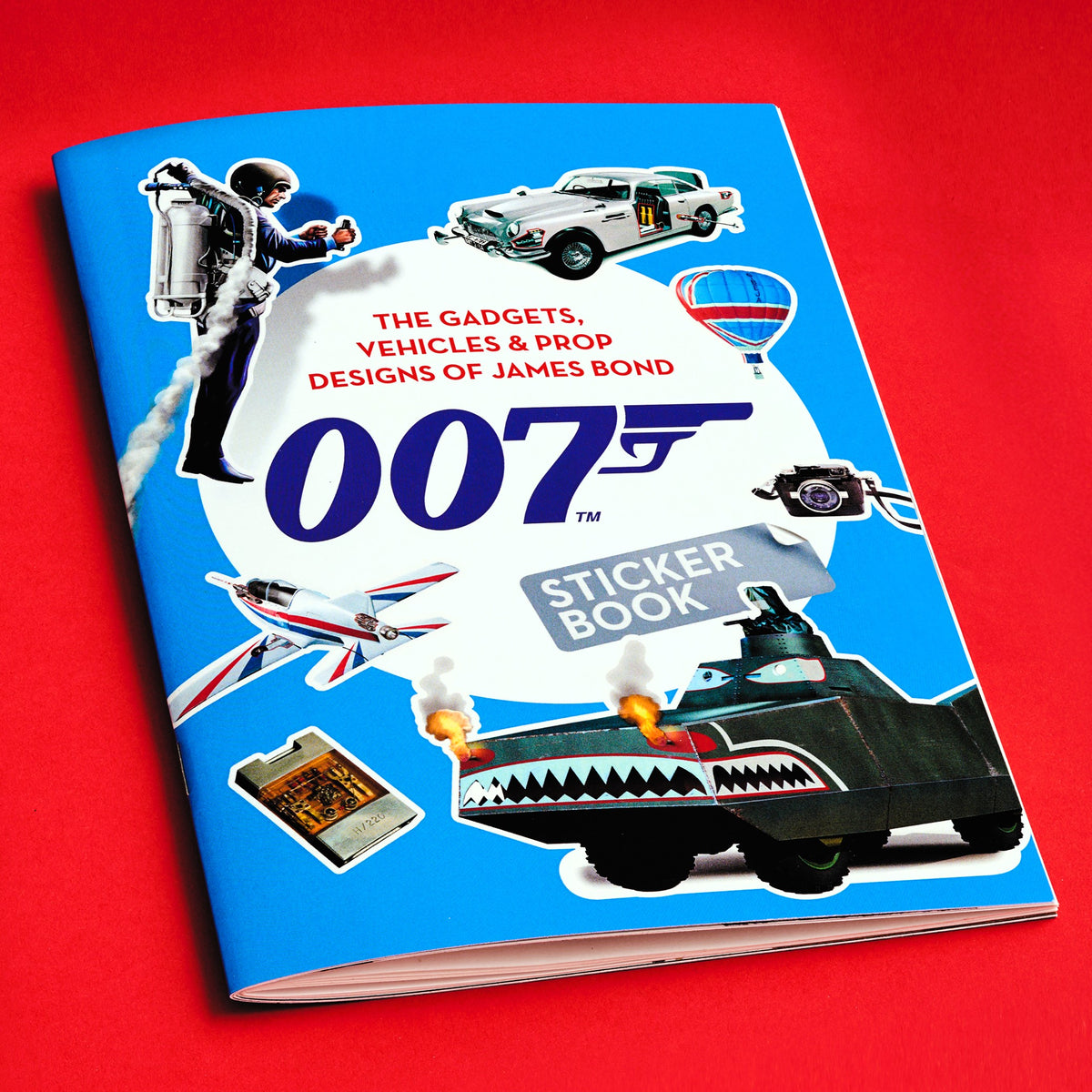 James Bond Facts &amp; Stickers Book - Gadgets &amp; Vehicles Edition