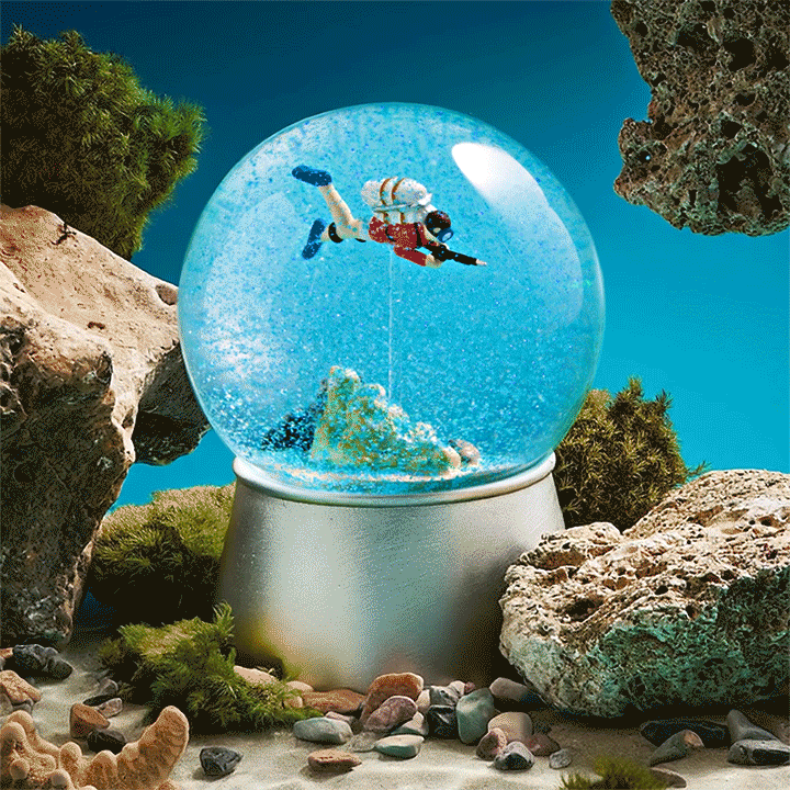 James Bond Thunderball Sea Globe - Limited Edition (Pre-order)
