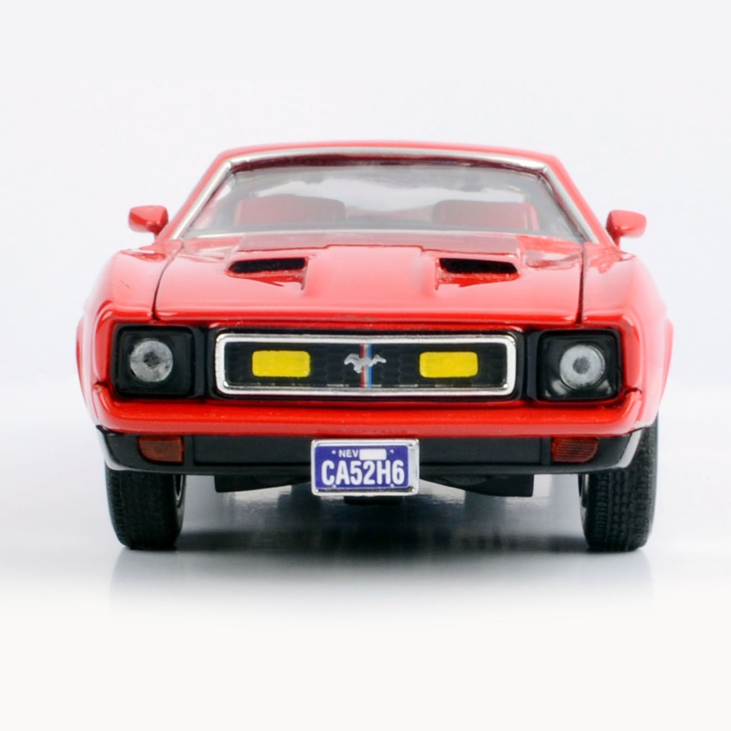 James Bond Ford Mustang Model Car - Diamonds Are Forever Edition - By Motormax 007Store