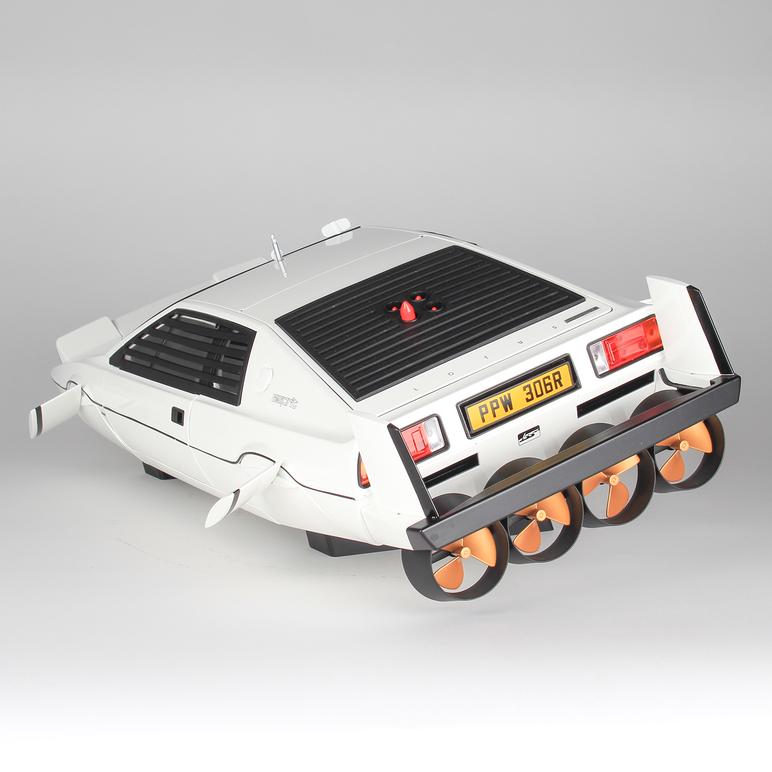 James Bond Lotus Esprit Model Kit Subscription Agora Models | 007Store