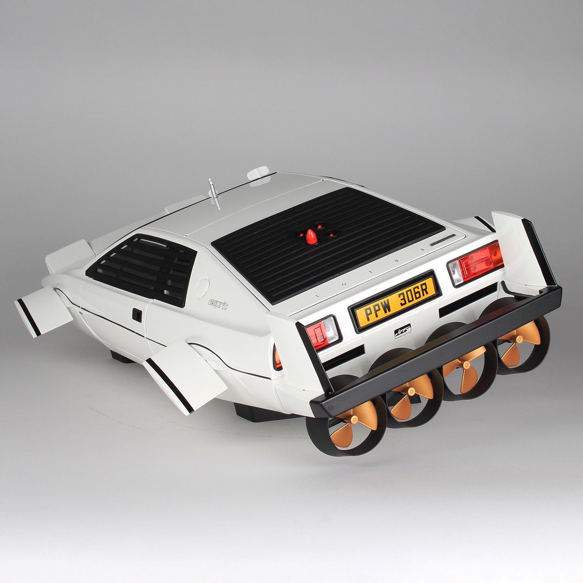 James Bond The Spy Who Loved Me Lotus Esprit Model Car Kit - Subscription - By Agora Models