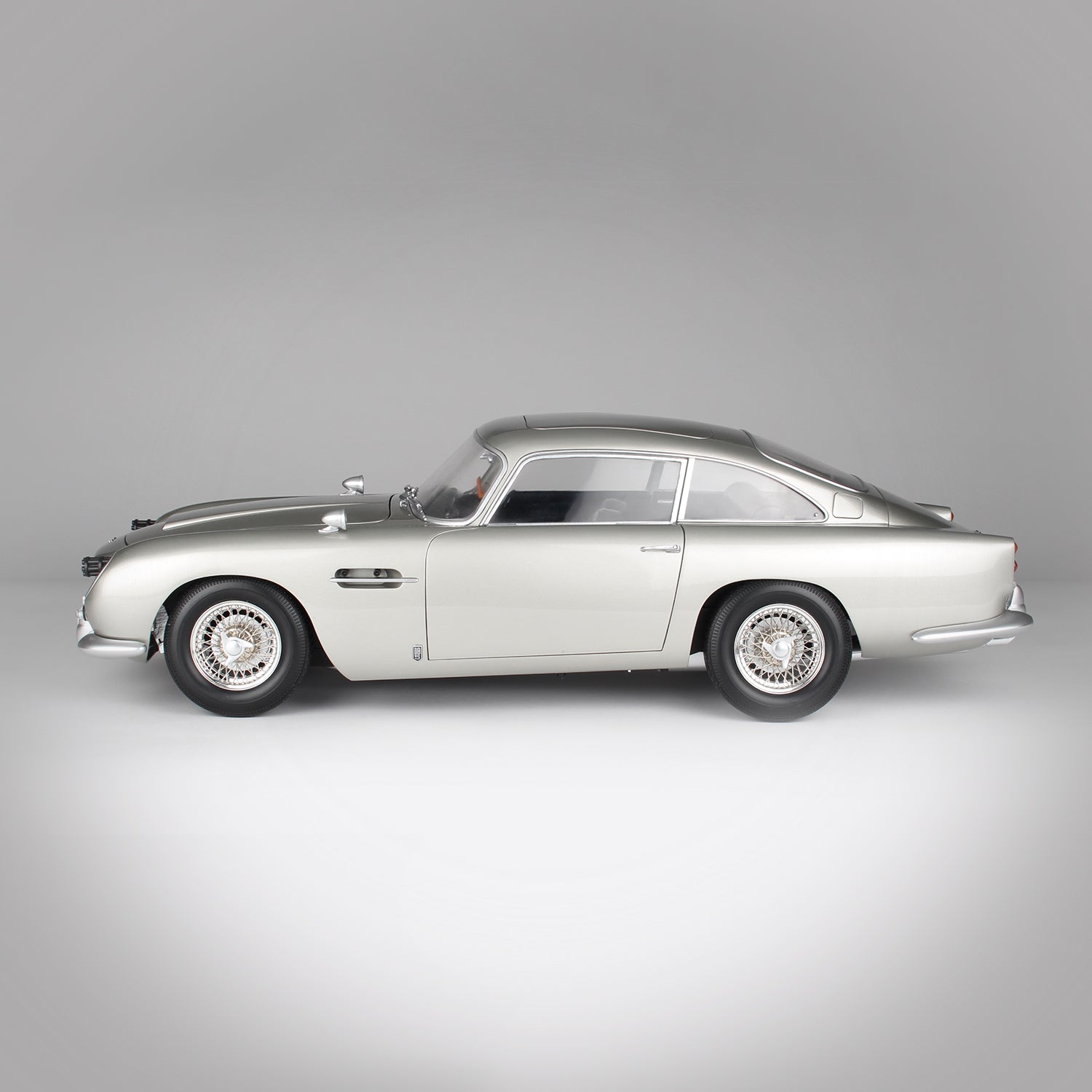 James Bond No Time To Die Aston Martin DB5 Model Car Kit - By Agora Models 007Store