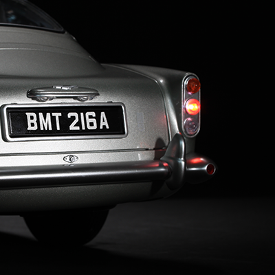 James Bond Keine Zeit zu sterben Aston Martin DB5 Modellauto-Bausatz - Nummeriertes Abonnement der Sammleredition - Von Agora Models