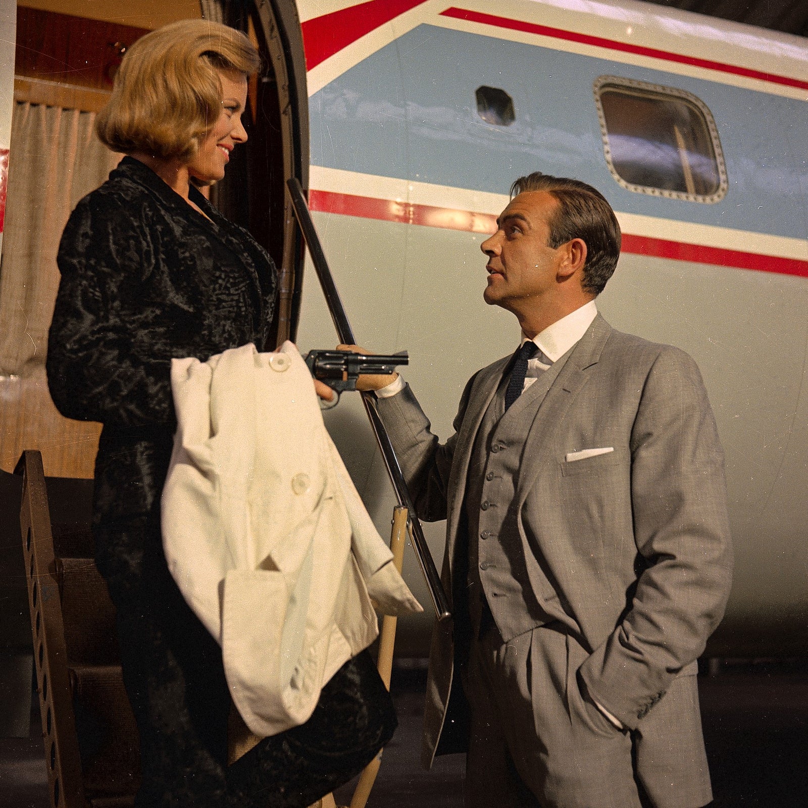 James Bond Musical Teddy Bear - Goldfinger Numbered Edition - By Steiff 007Store