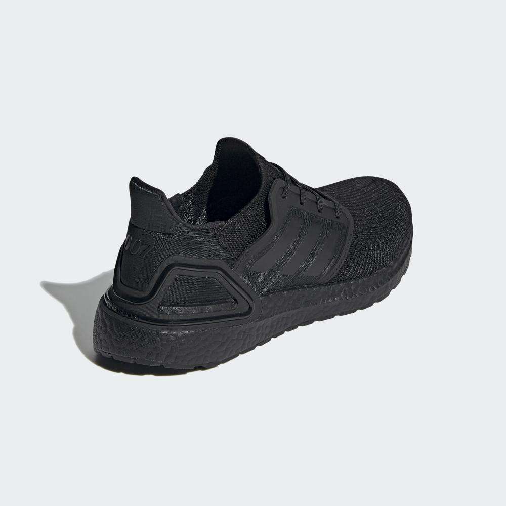all black adidas running shoes