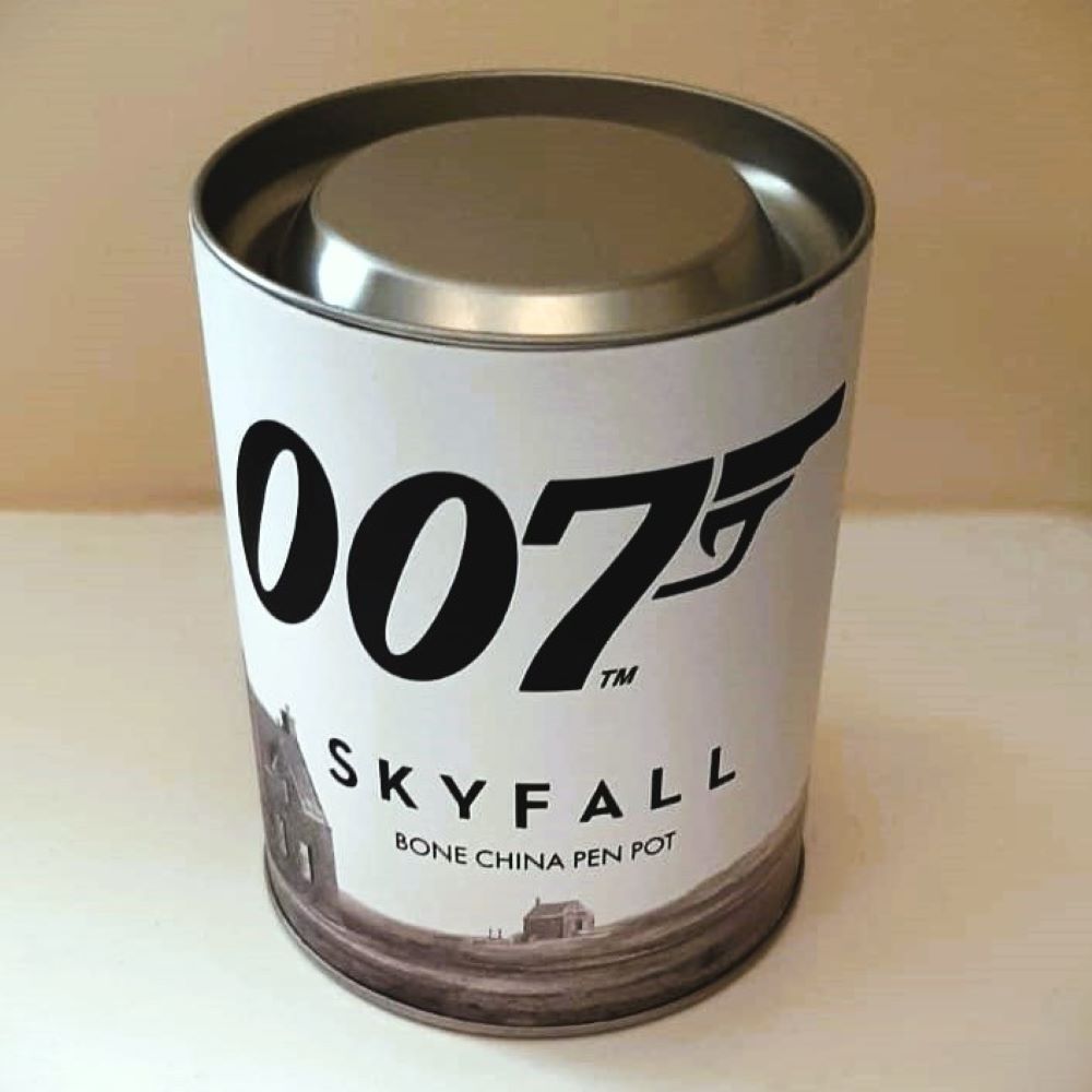 James Bond Skyfall Stiftehalter aus feinem Knochenporzellan
