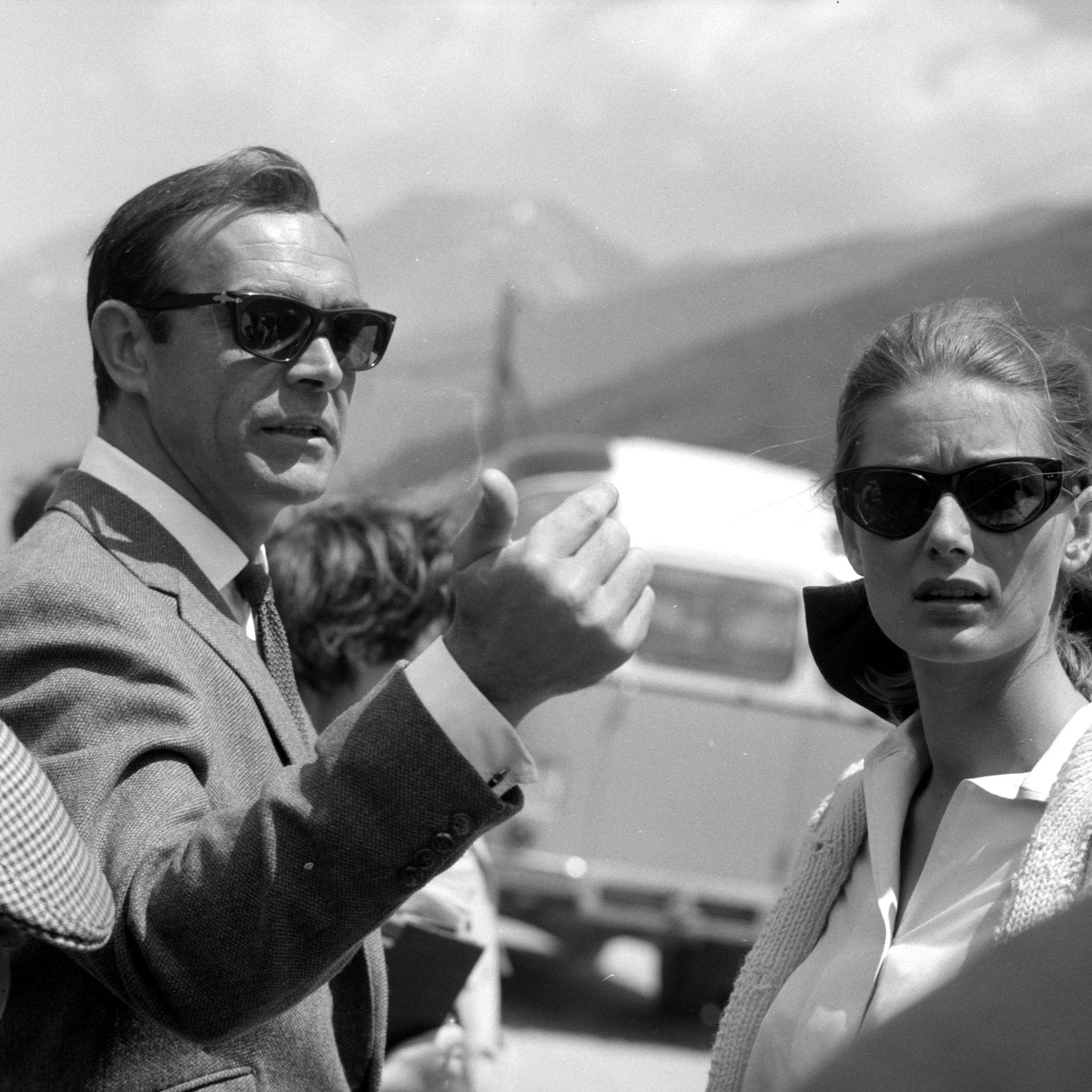 bond goggles James Bond Goldfinger Sunglasses Dusk/Rain Barton Perreira