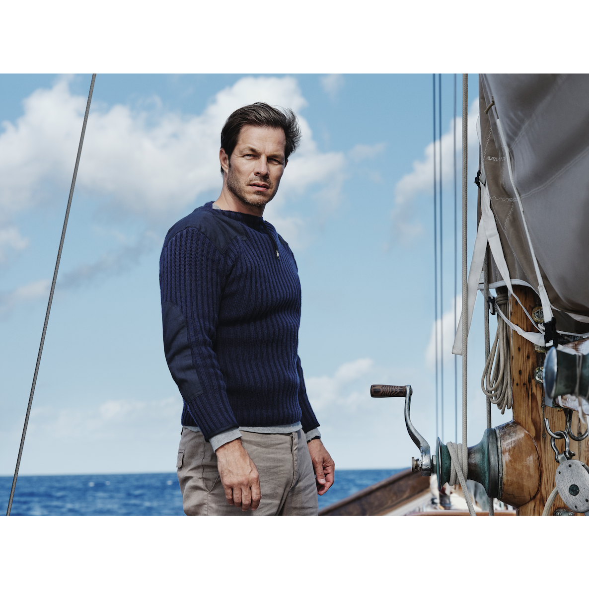James Bond Navy Army Sweater No Time To Die By N.Peal l 007 James Bond Navy Army Sweater No Time To Die By N.Peal l 007
