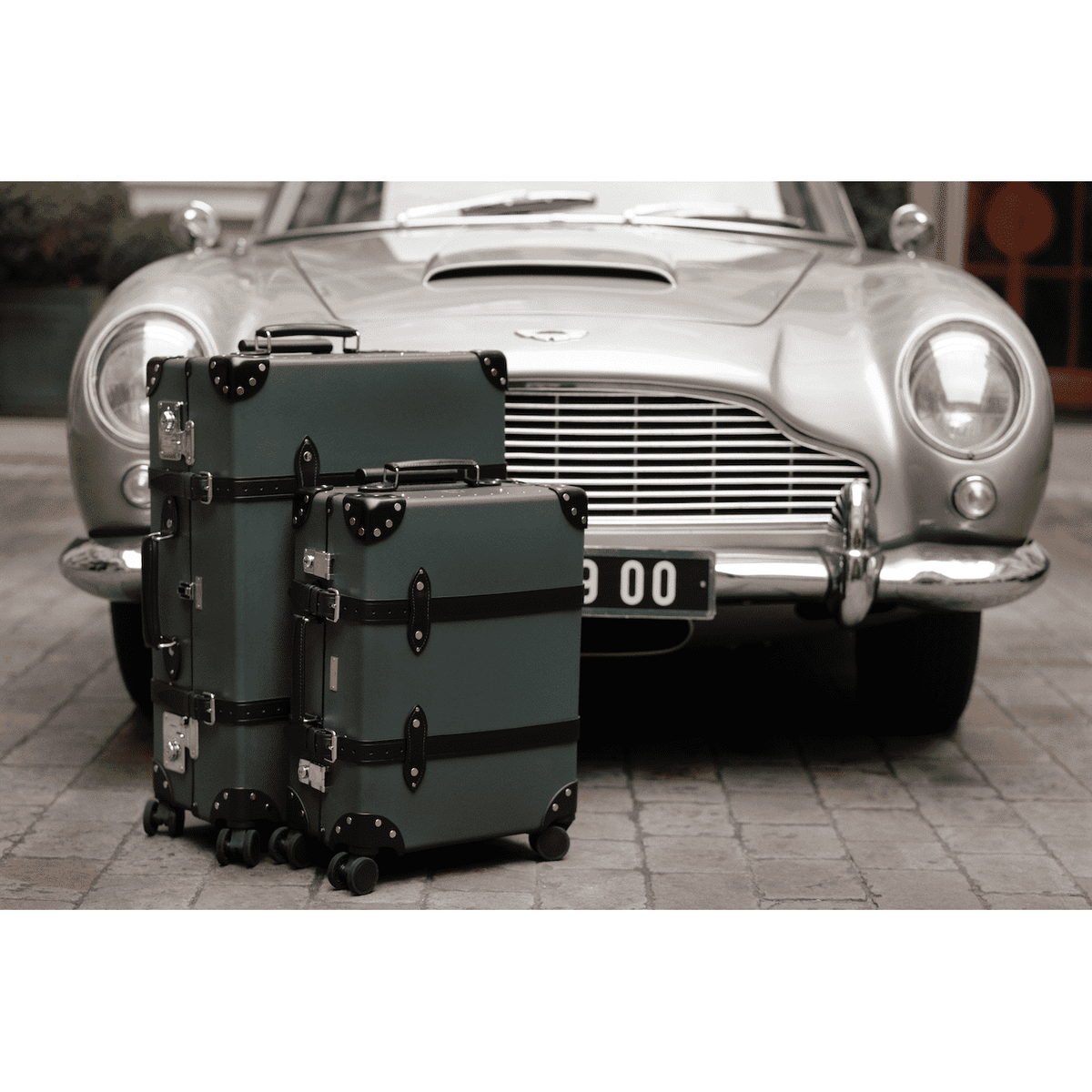 007 Vulcanised Fibreboard Check-In Trolley Case - by Globe-Trotter - 007STORE